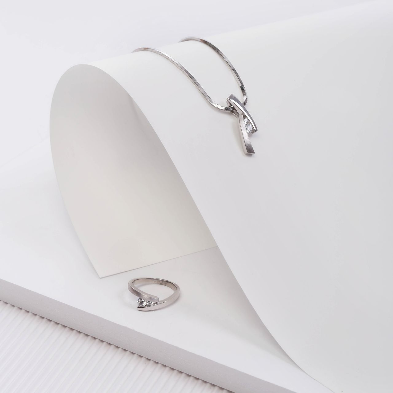 Zilveren ketting met hanger mat/glans met zirkonia