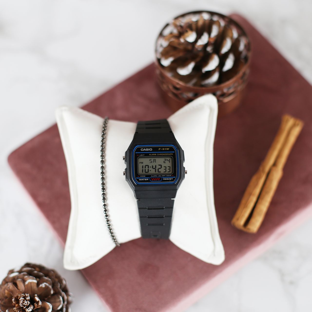 Casio Retro Digitaluhr Schwarz F-91W-1YEG