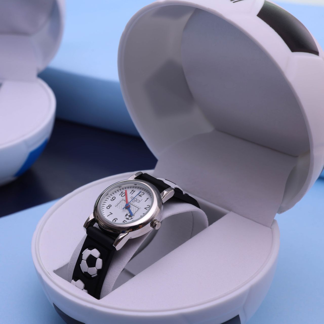 Regal Armbanduhr für Jungen in Fußball-Geschenkbox