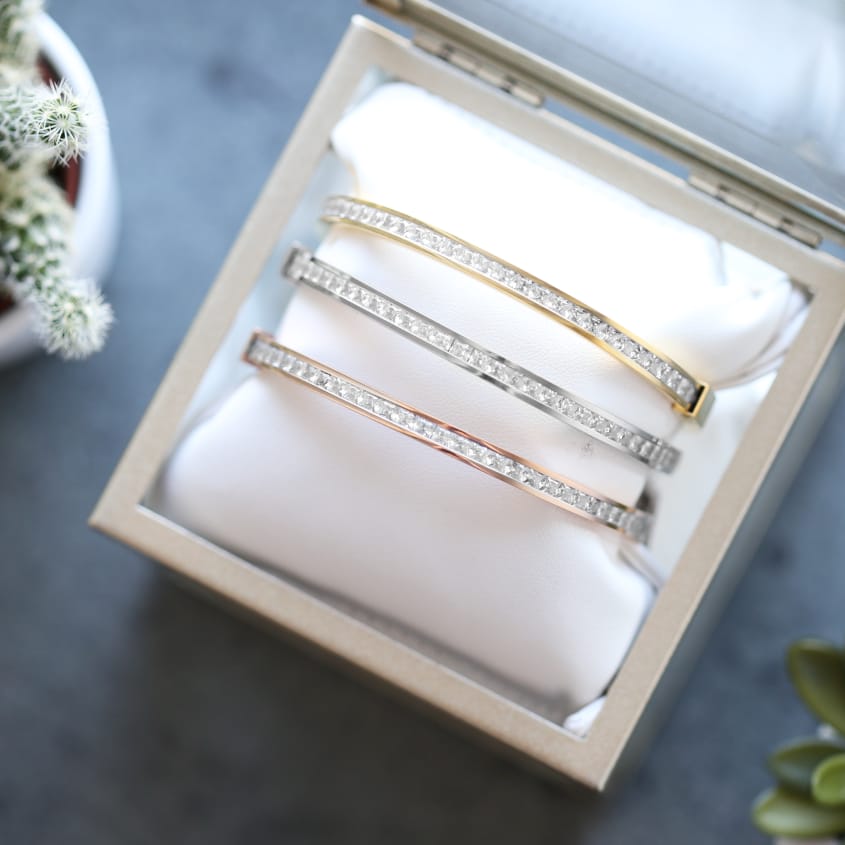 Stainless steel roséplated bangle met zirkonia voor dames