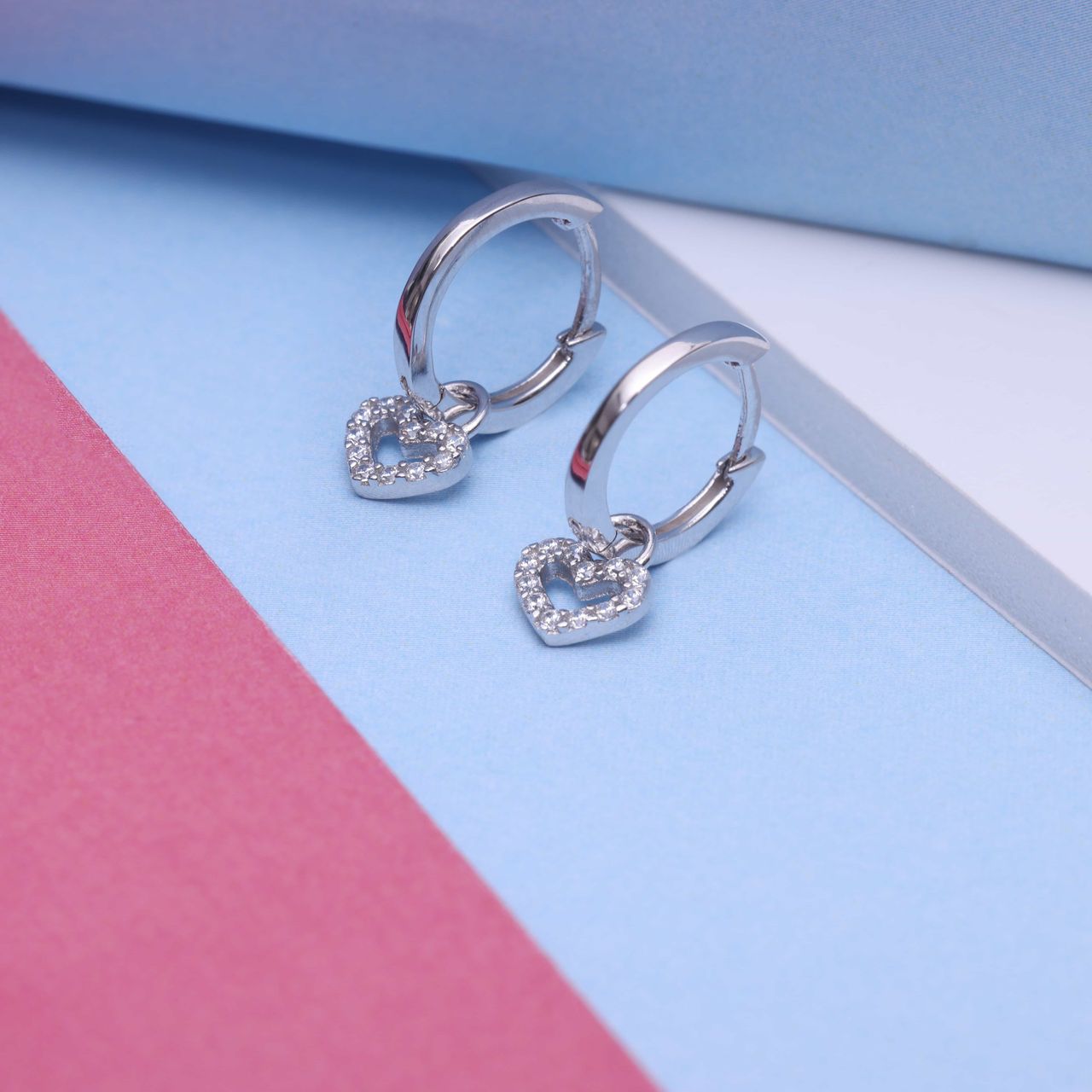 Zilveren kinderoorbellen hart met zirkonia