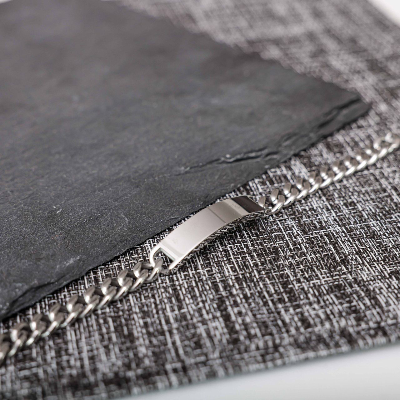 Gerecycled stainless steel herenplaatarmband