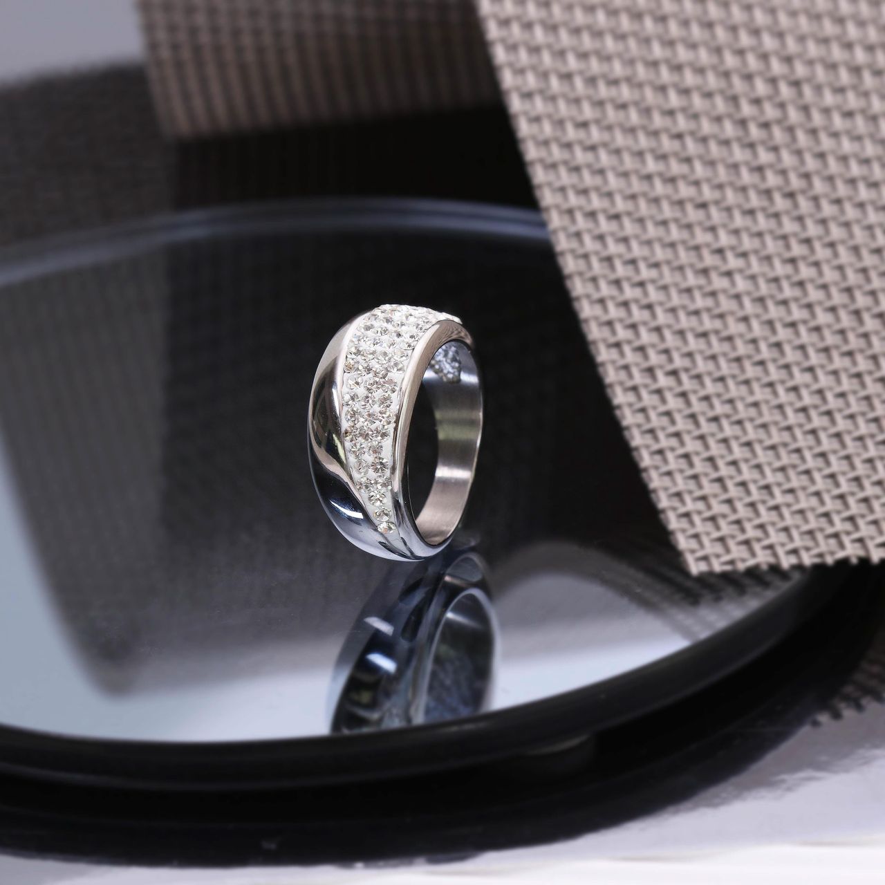 Gerecycleerd stainless steel ring met kristal