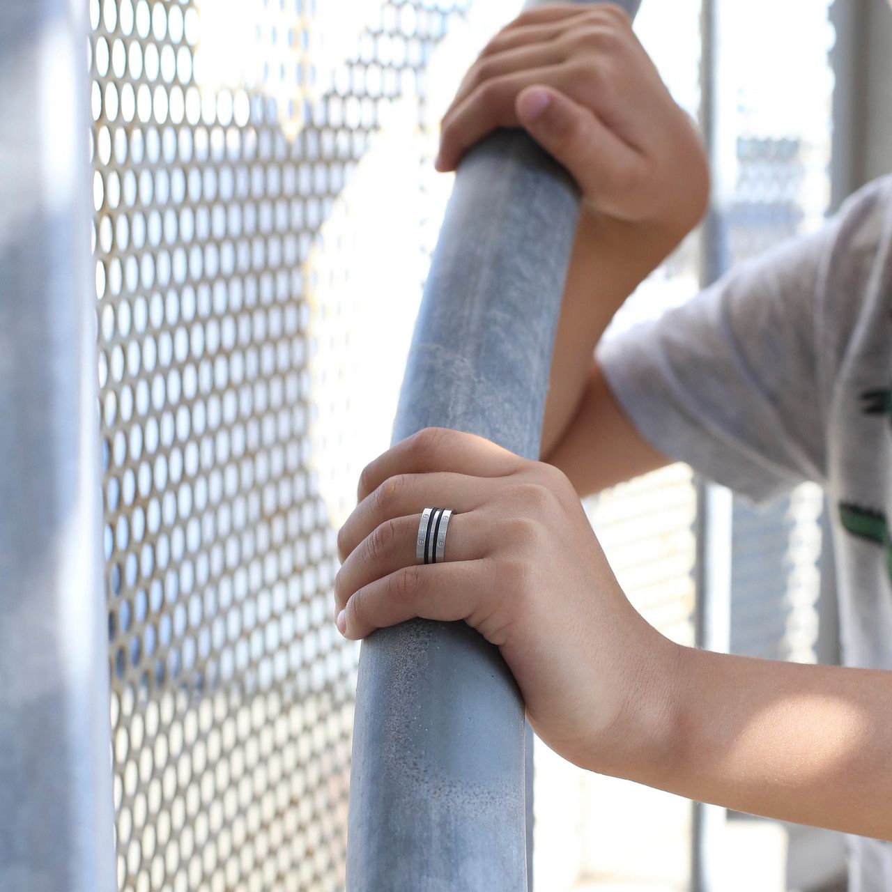 Gerecycled stainless steel ring stainless steel/zwart