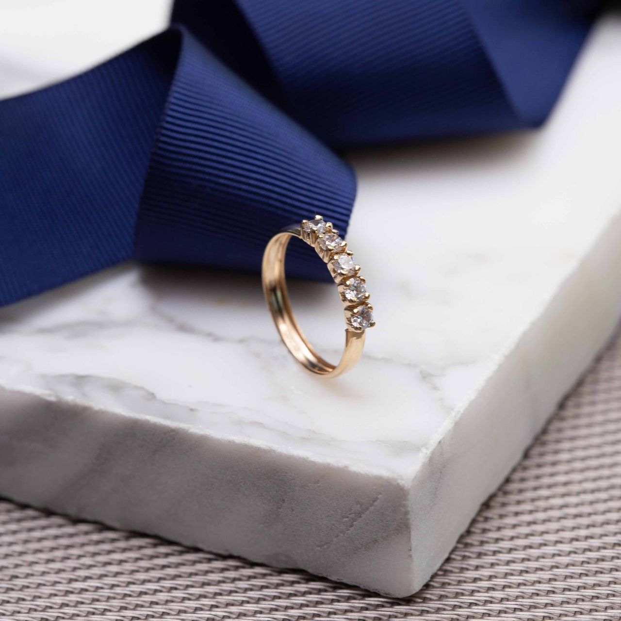 Ring, 585 Gelbgold, mit 5 Zirkoniasteinen