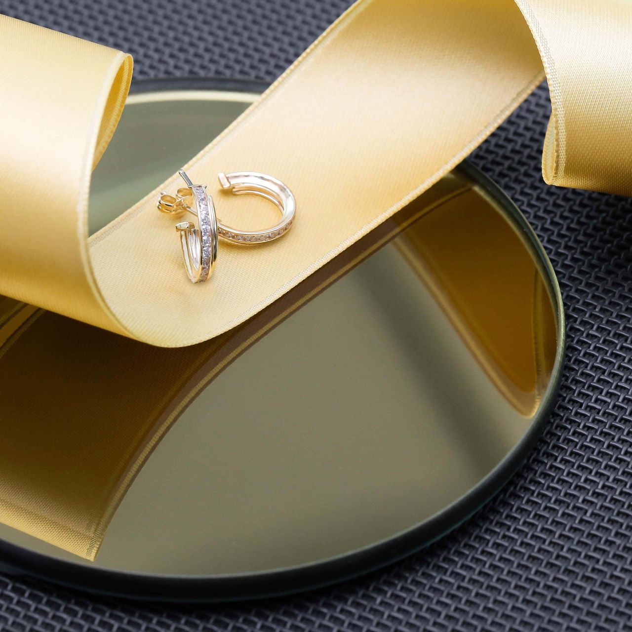 14 karaat geelgouden oorknoppen met zirkonia voor heren