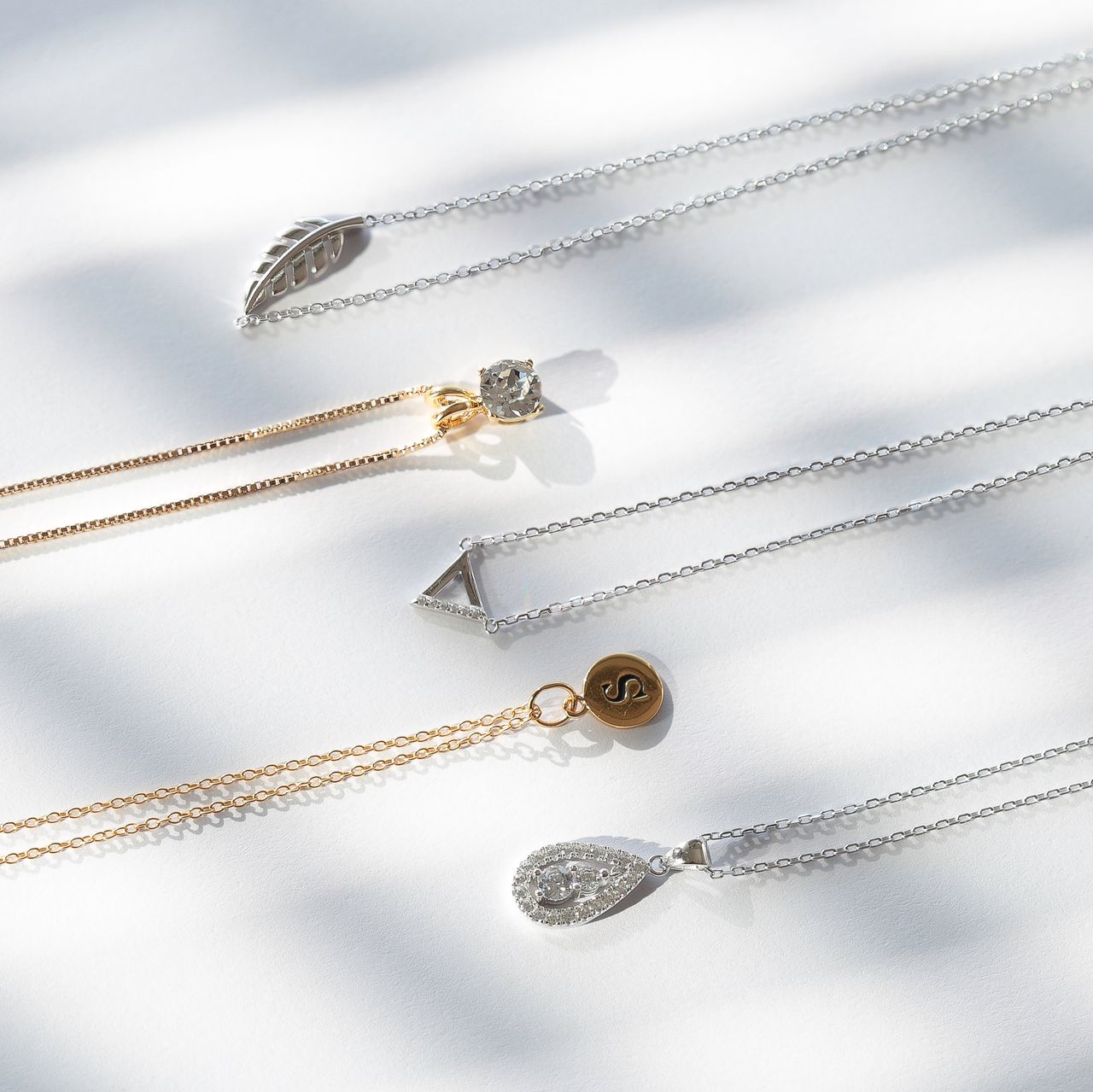 Zilveren ketting met hanger zirkonia