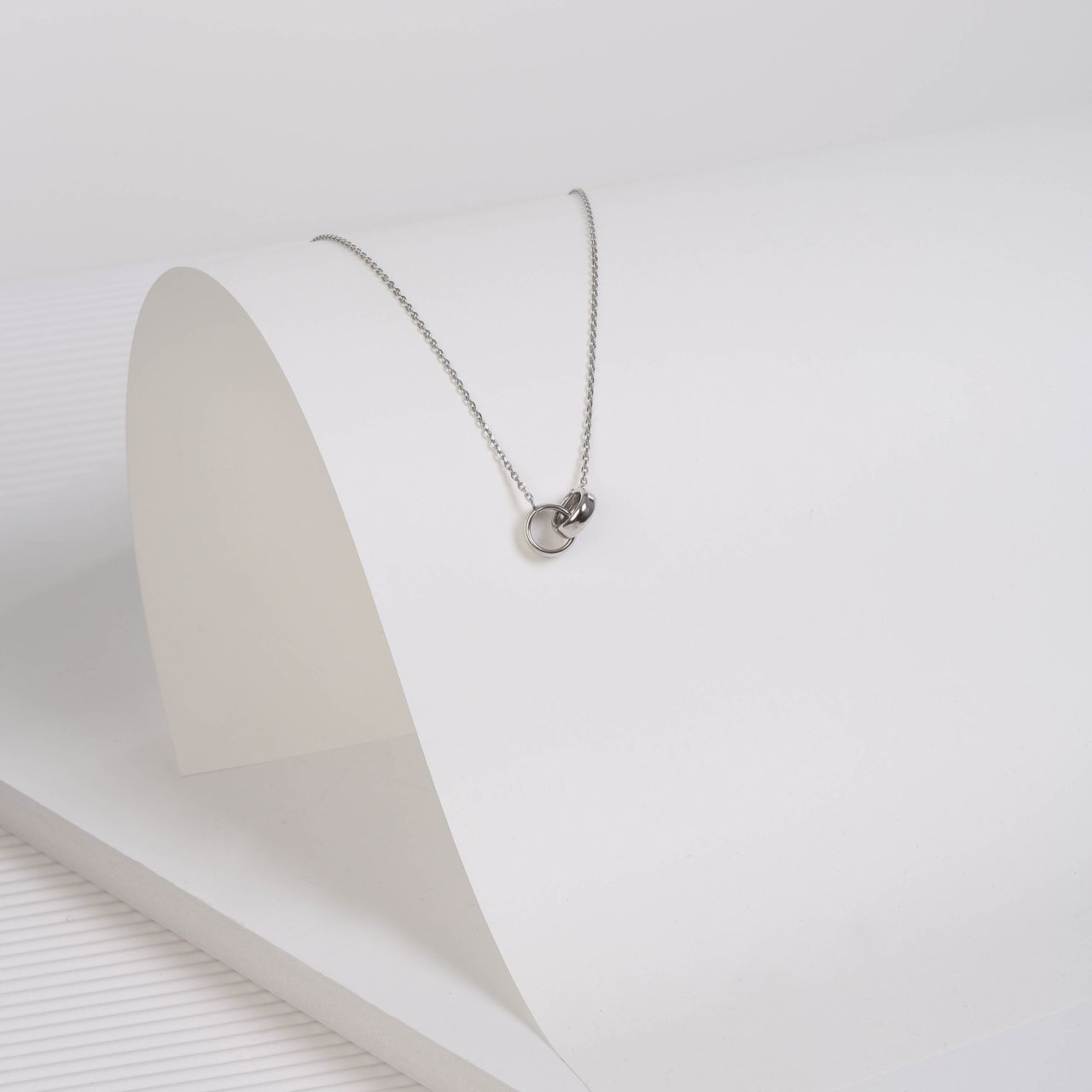 Gerecycled zilveren ketting met hanger dubbele ring voor dames