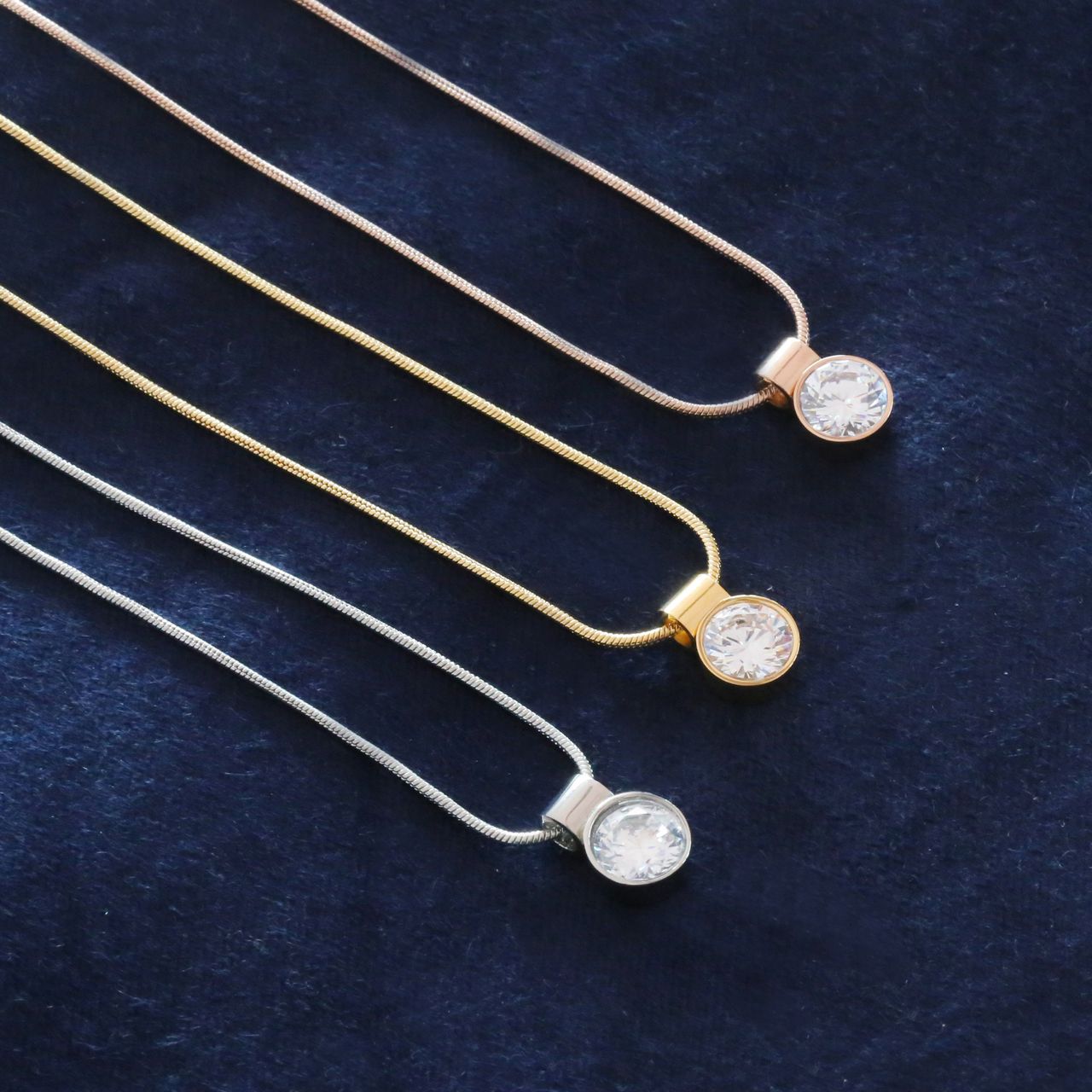 Stainless steel roséplated ketting met hanger met zirkonia voor dames