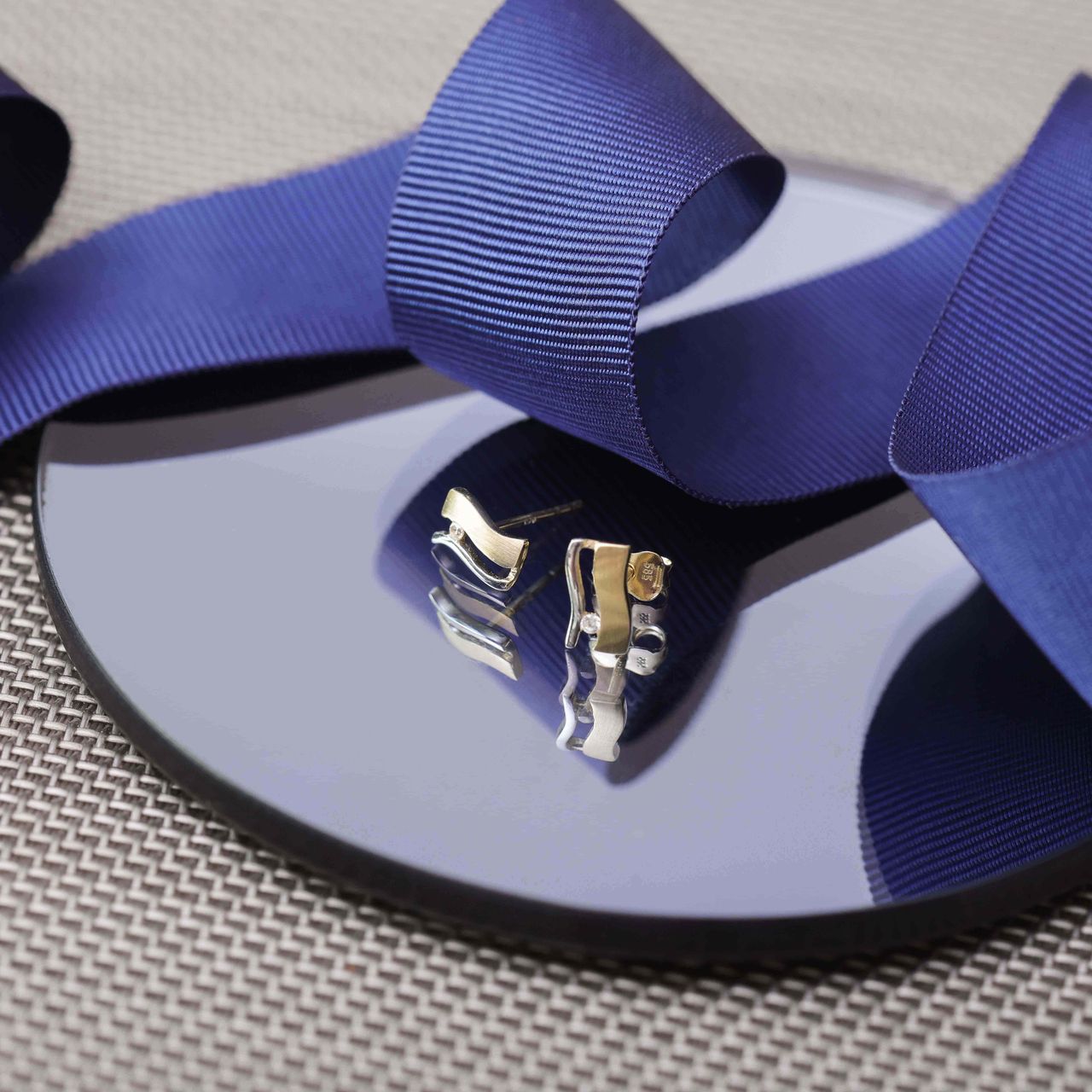 14 karaat gouden bicolor oorknoppen met zirkonia voor dames