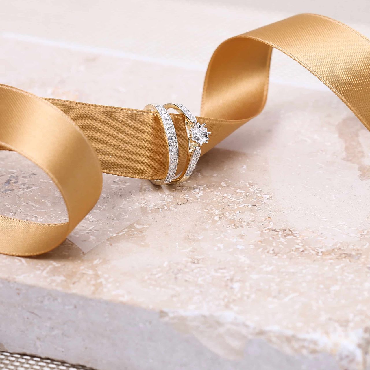 14K geelgouden dubbele ring 20 diamanten 0,10ct