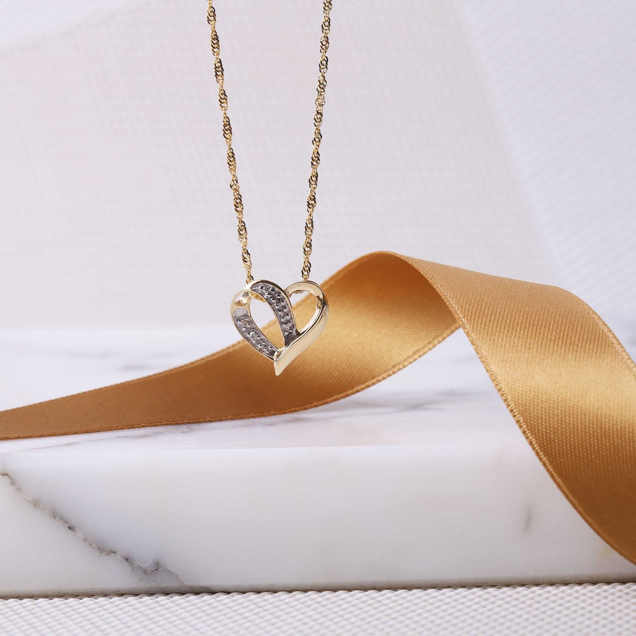 14 karaat gouden ketting hanger hart 7 diamanten 0,03ct voor dames