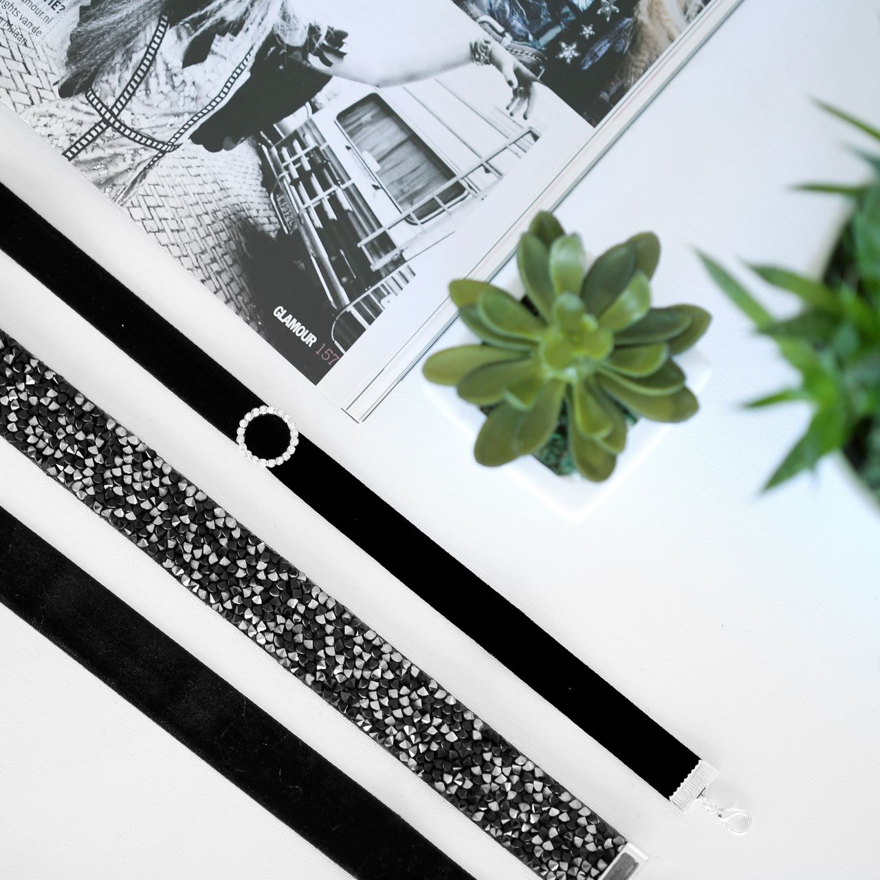 Montini byoux choker zwart met witte steentjes