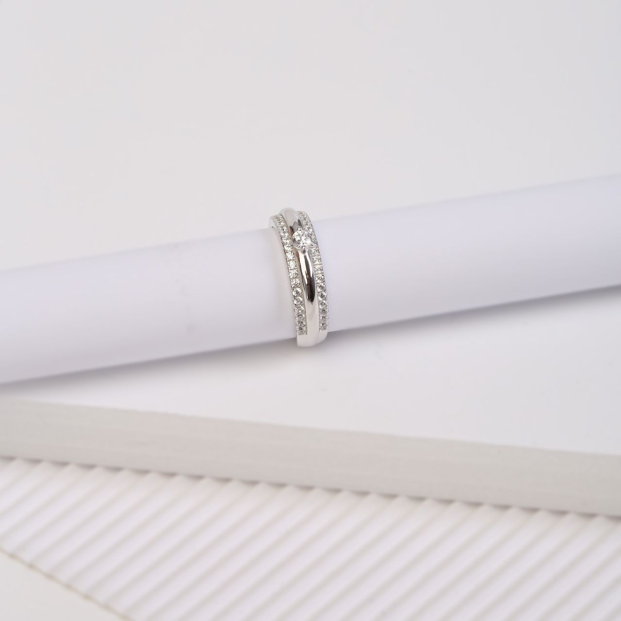 Zilveren ring met zirkonia