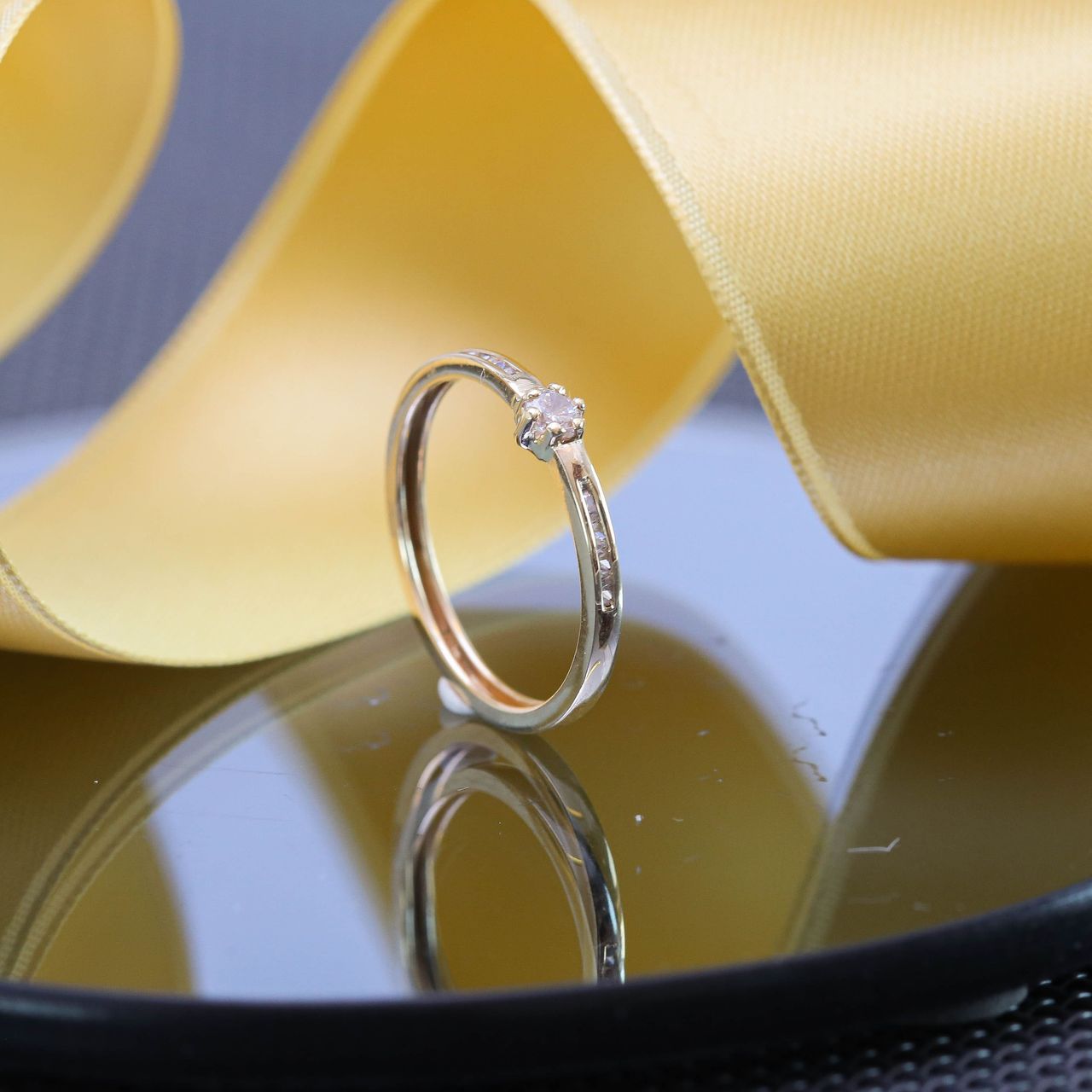 14karaat geelgouden ring solitair met zirkonia