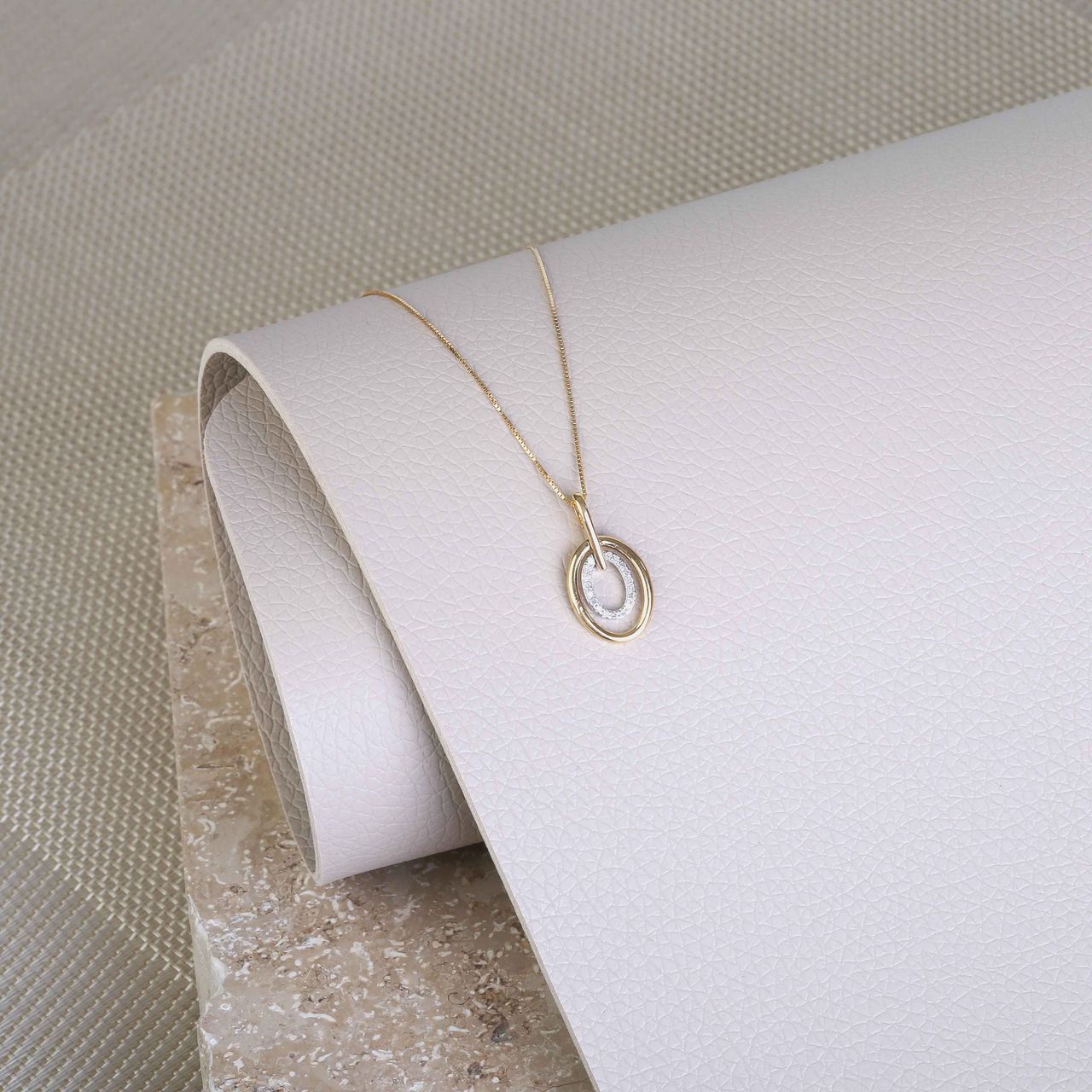 14K geelgouden ketting ovaal met diamant 0,06ct