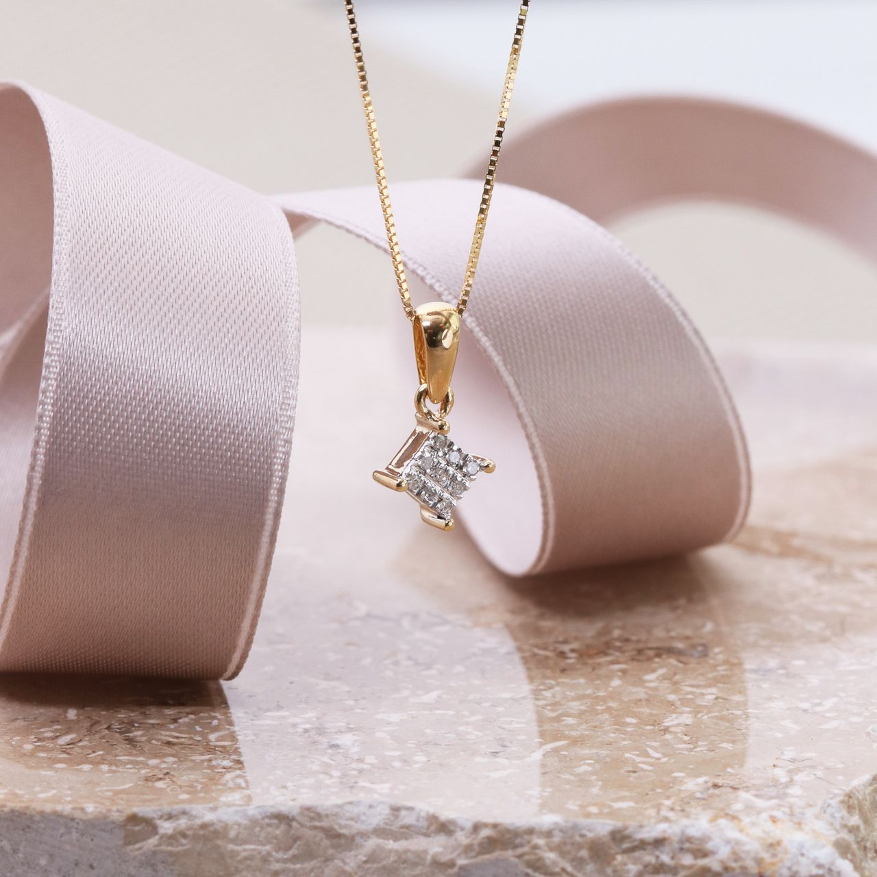 14 Karaat geelgouden ketting met diamant 0,04ct