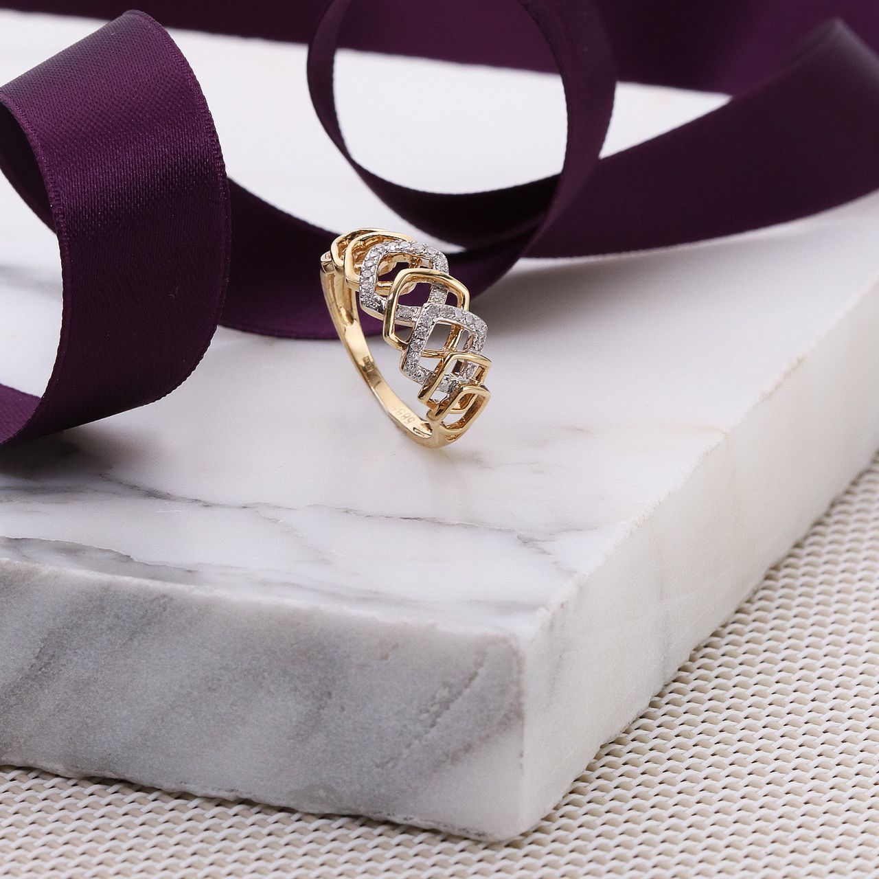 Ring, 585 Gelbgold, mit Diamant