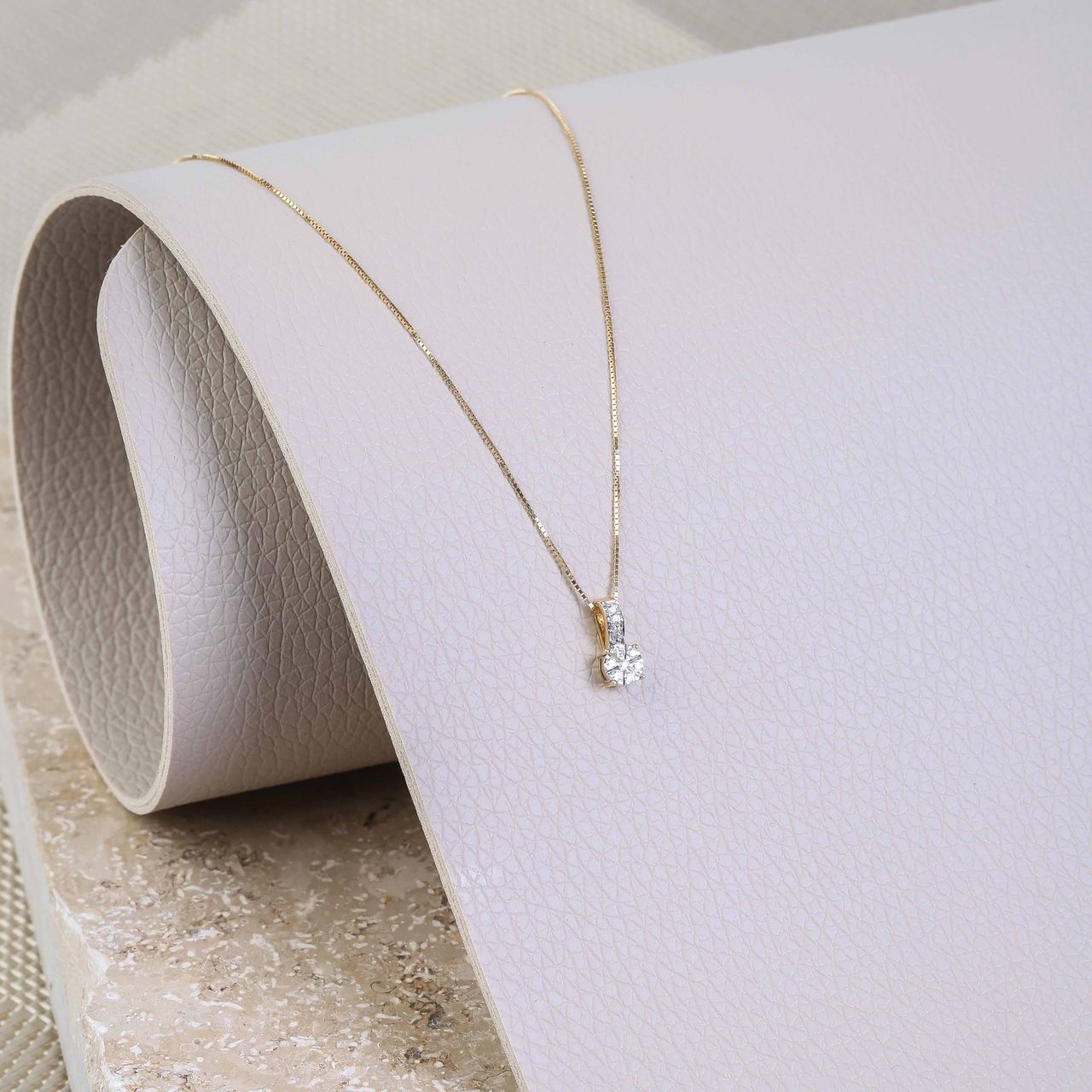 14K geelgouden ketting entourage diamant 0,08ct