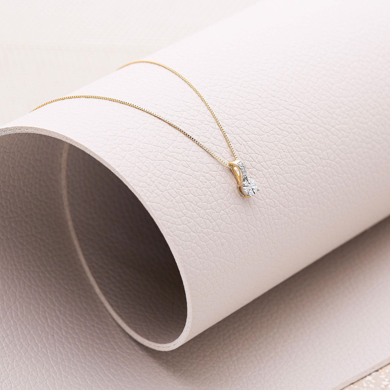 Entourage-Halskette, 585 Gelbgold, Diamant 0,06 kt