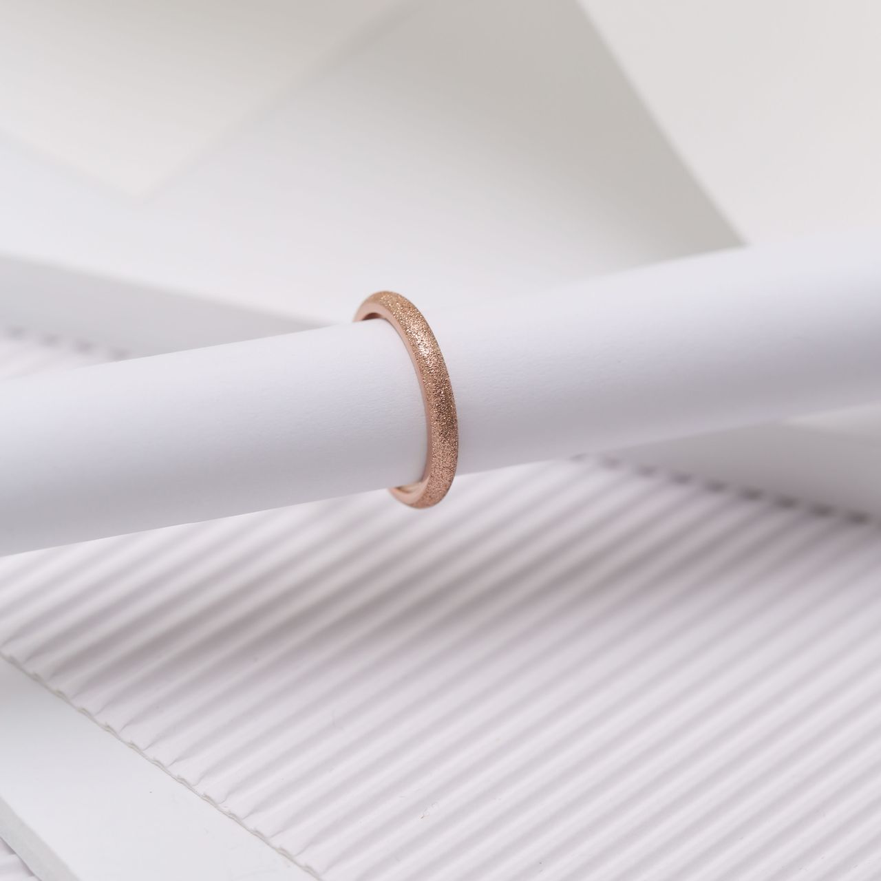 Stalen roséplated ring voor dames