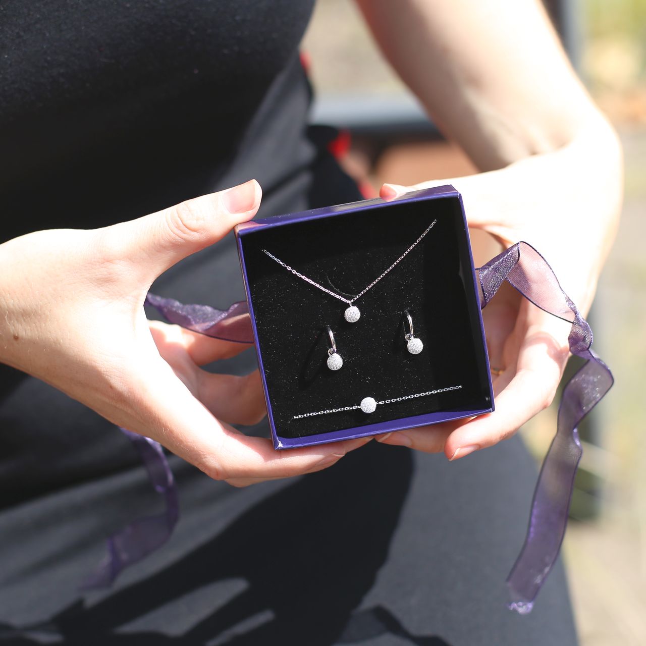 Zilveren armband rond met zirkonia
