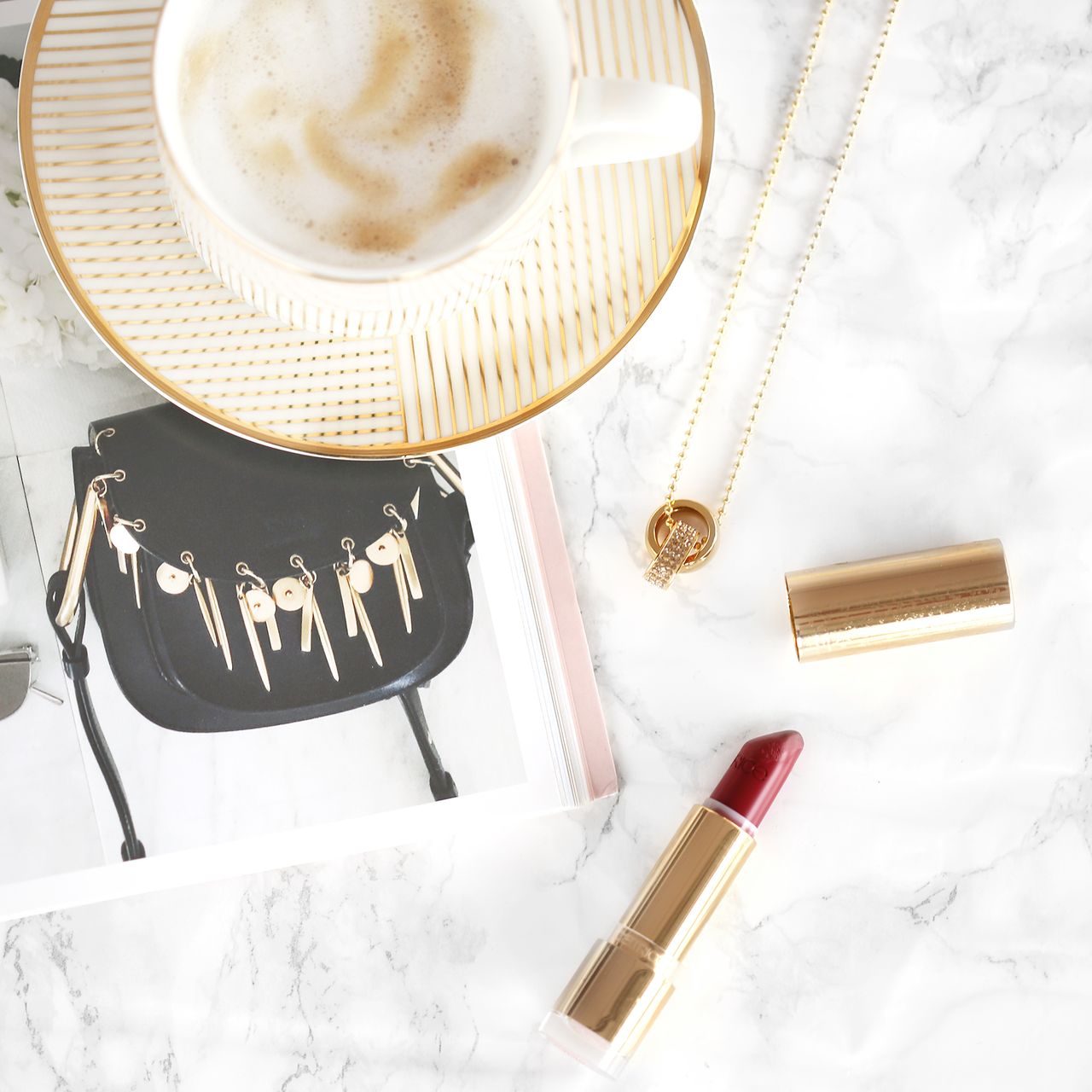 Stalen goldplated ketting met hanger met rood kristal voor dames
