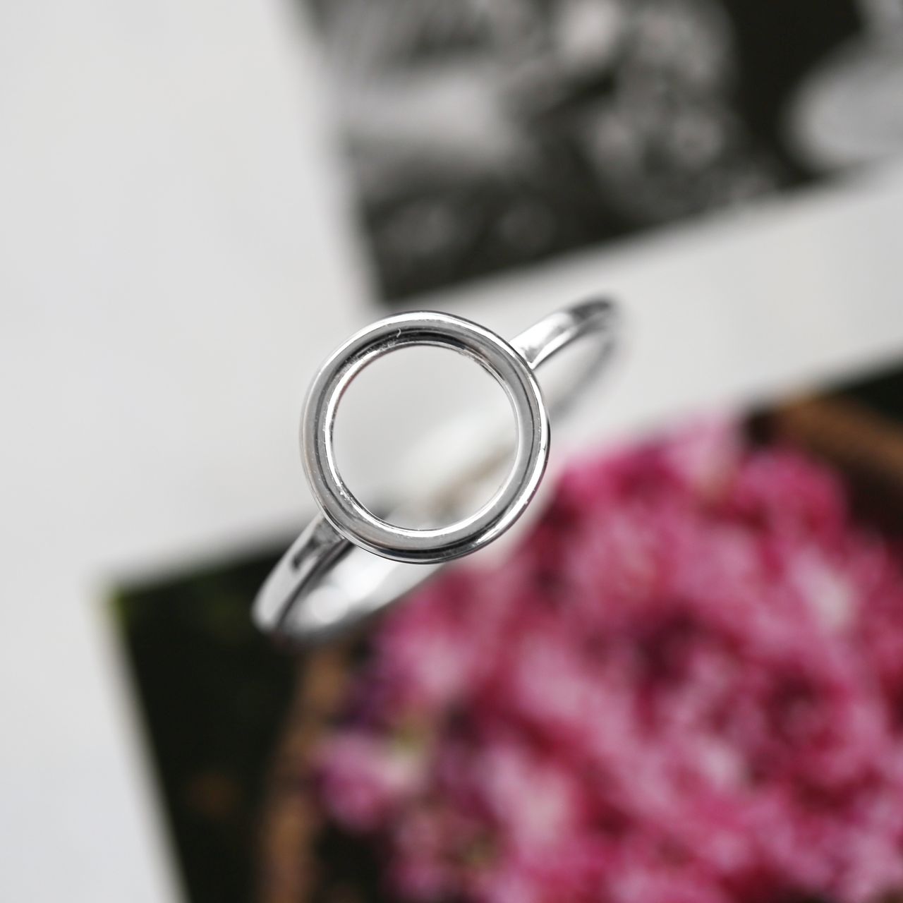 Silberner Ring rhodinierter offener Kreis