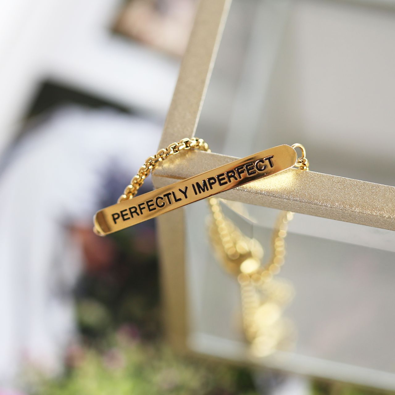 Stalen goldplated plaatarmband met hanger voor dames