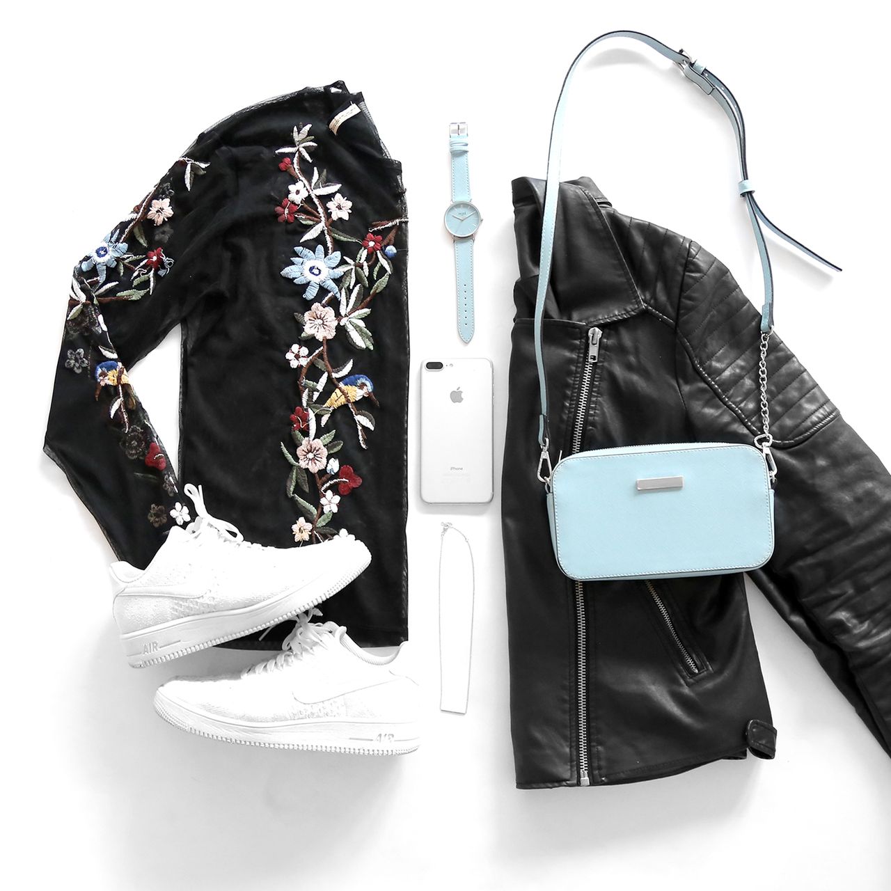 Hellblaue Schultertasche