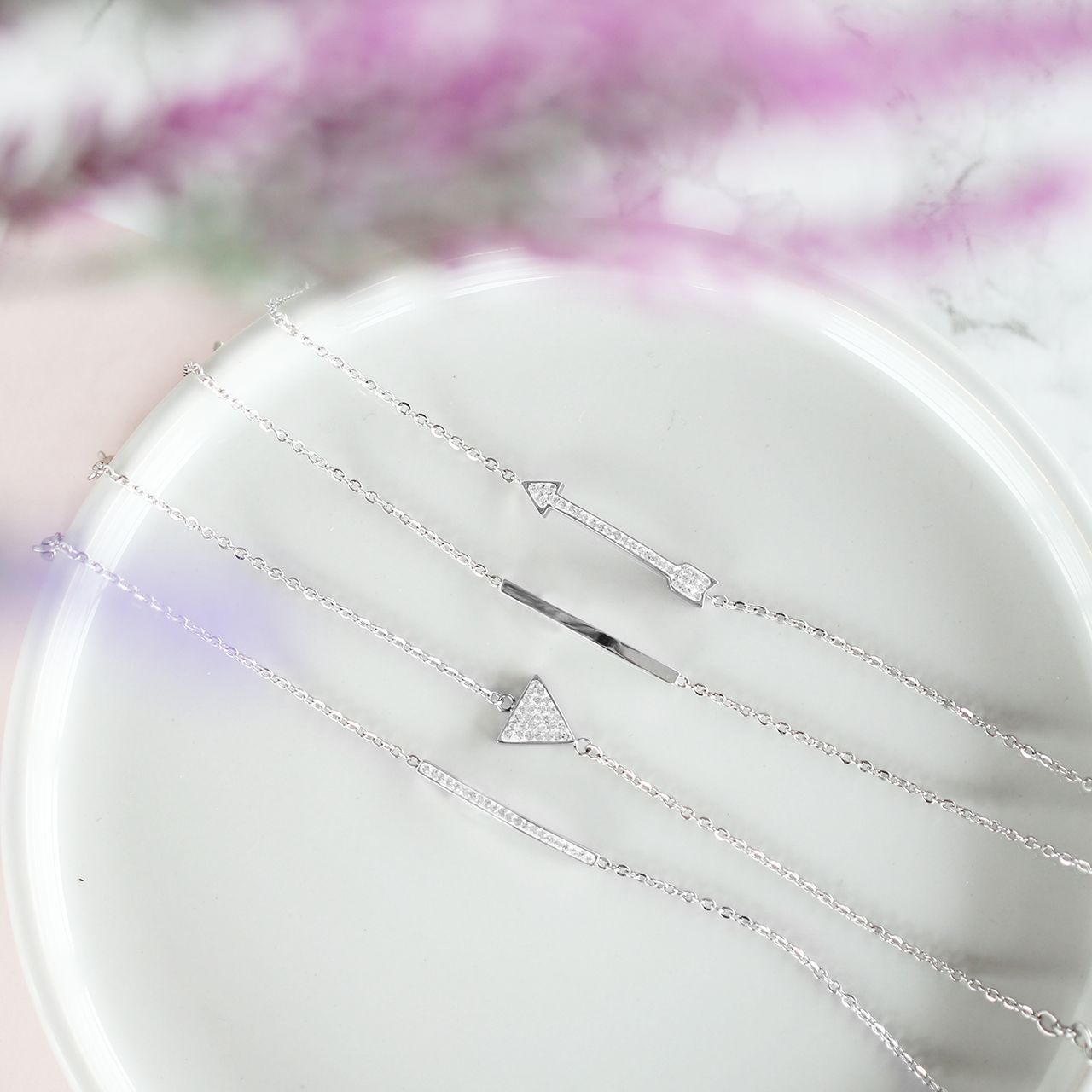 Gerecycleerd stalen armband triangle met kristal