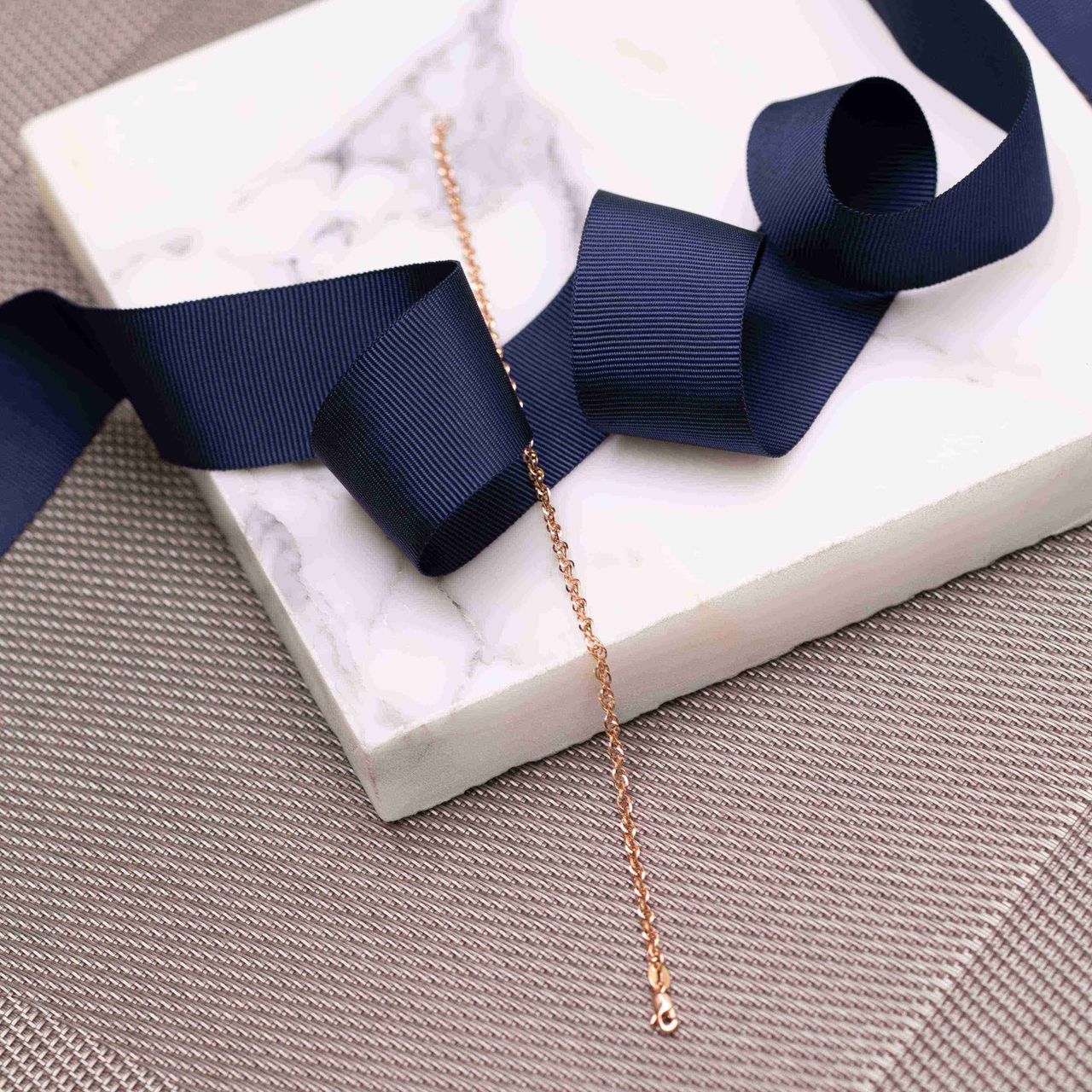 Armband aus 375 Gold mit Diamantschliff, rosa