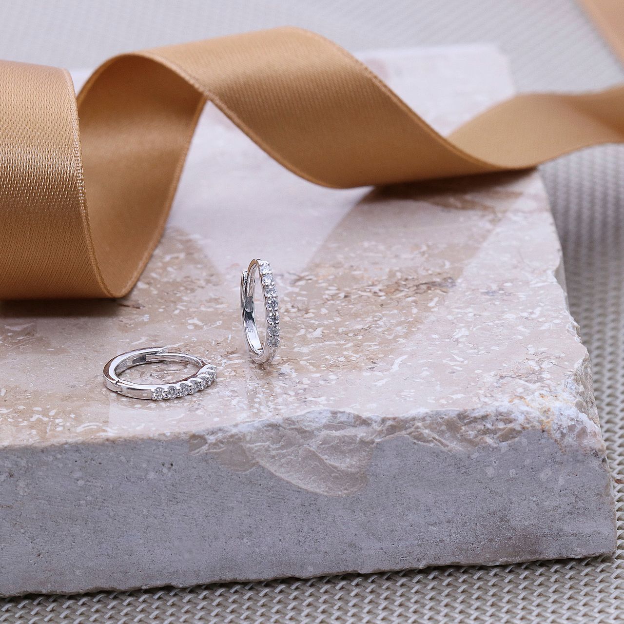 Ohrringe, 585 Weißgold, mit Diamant 0,15 kt