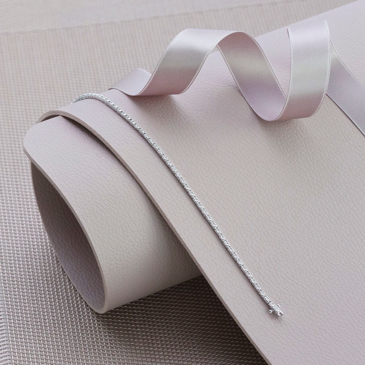 Armband aus 585 Weißgold mit Diamant (0,49 ct)