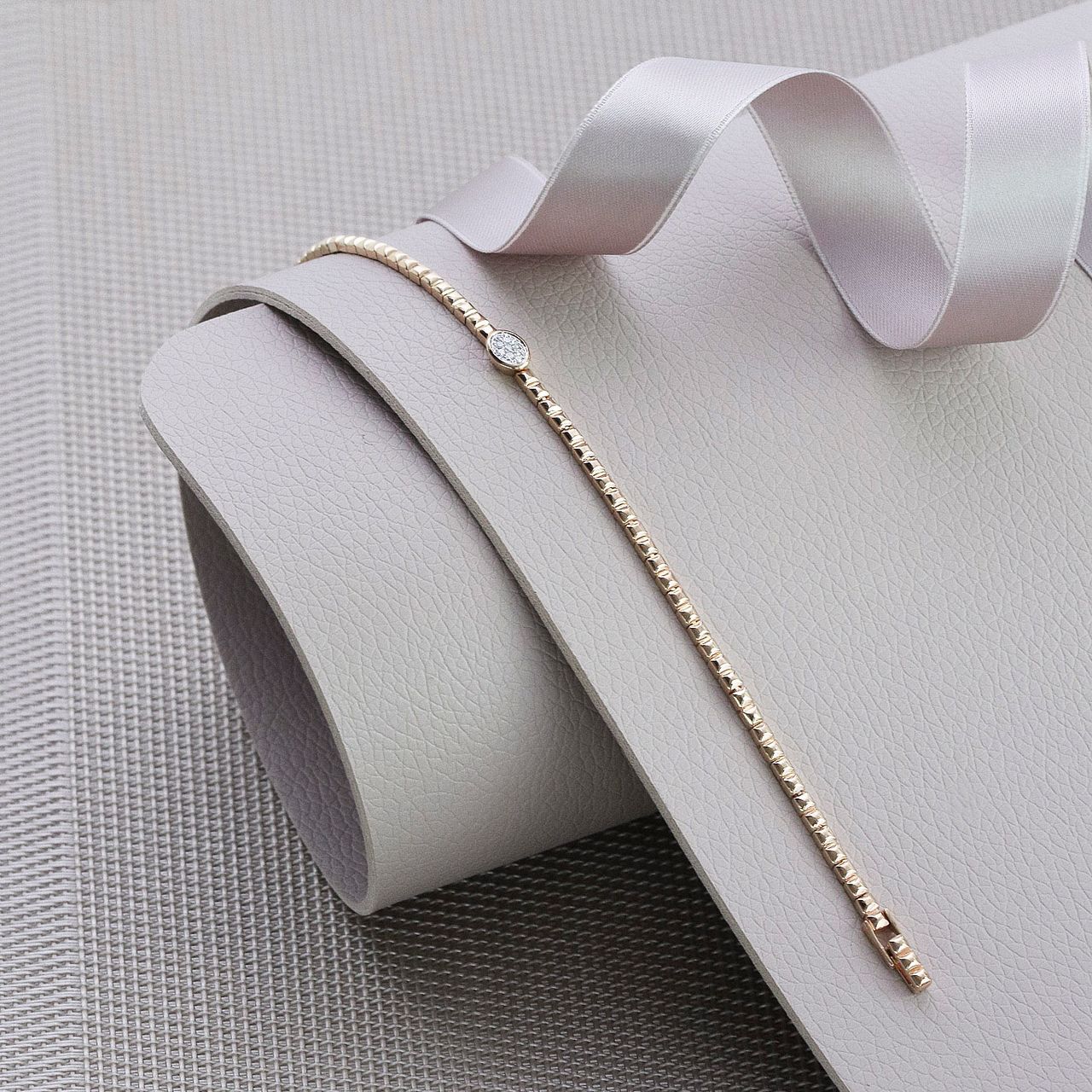 14 Karaat geelgouden tennisarmband met diamant 0,06ct
