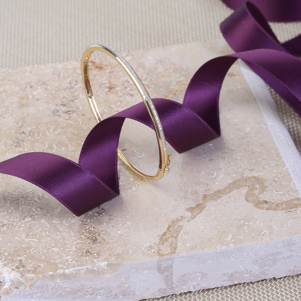 Armband aus 585 Gelbgold mit Diamant (0,16 ct)