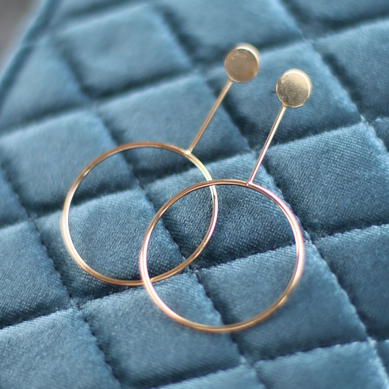 Goudkleurige byoux oorbellen