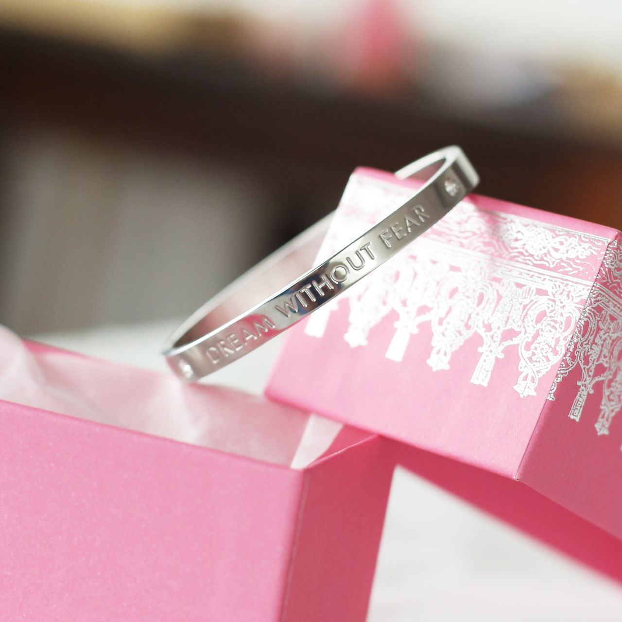 GUESS Bangle-Armreif aus Edelstahl: Dream.