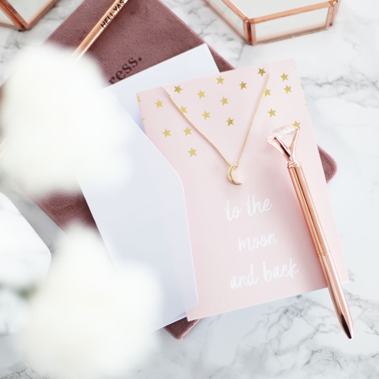 Byoux ketting met kaart 'to the moon and back'