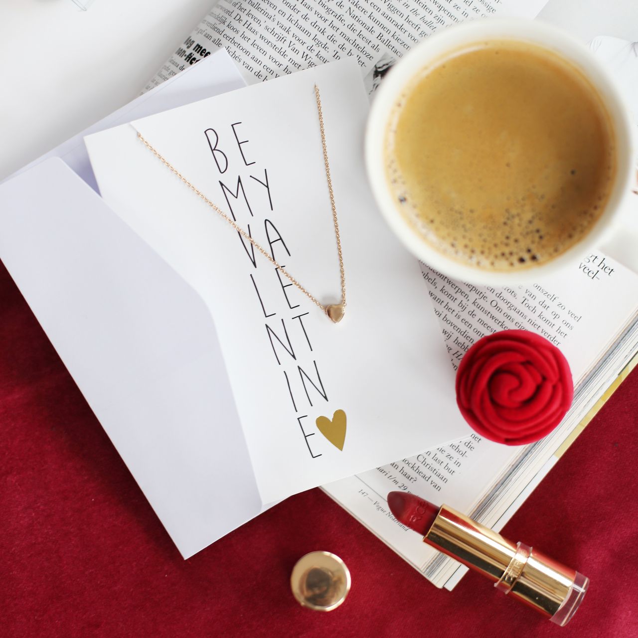 Byoux ketting met kaart 'be my Valentine'