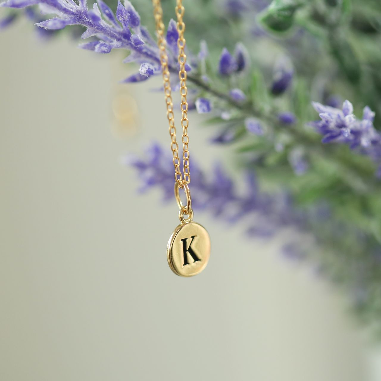 Zilveren goldplated letterhanger voor dames