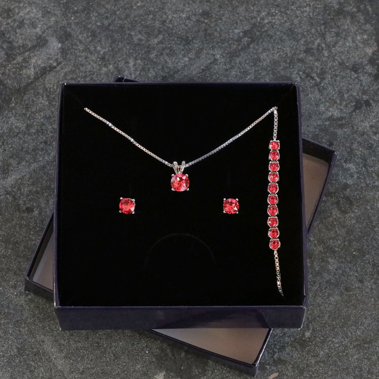 Zilveren set kristal indian pink