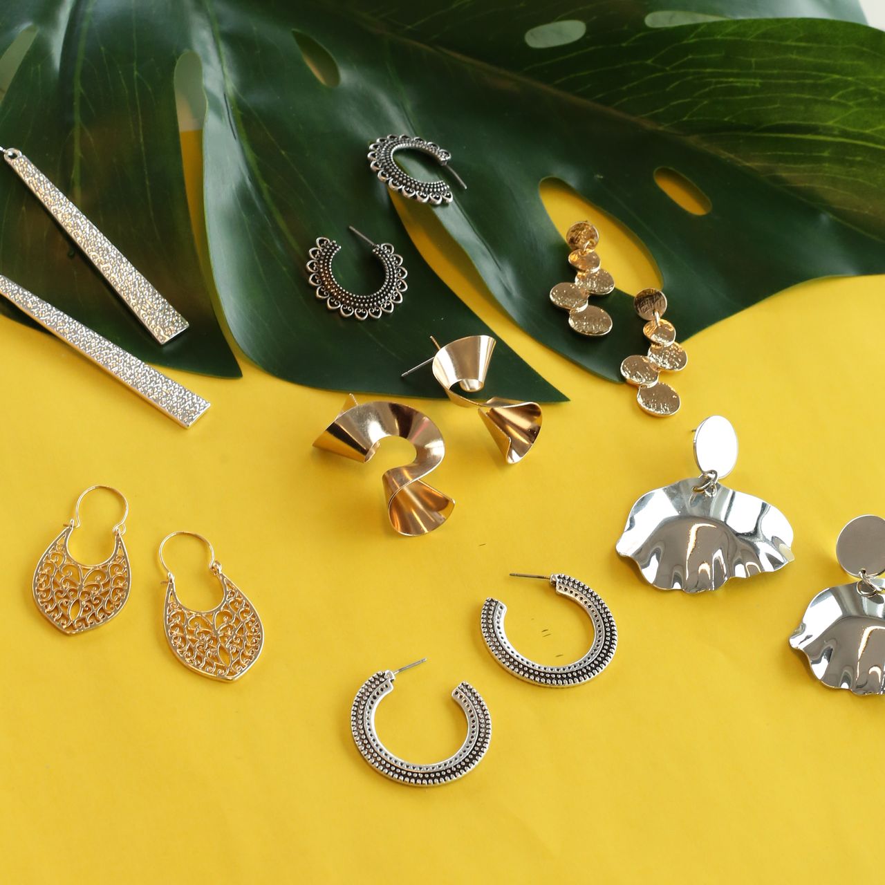 Zilverkleurige byoux oorringen boho