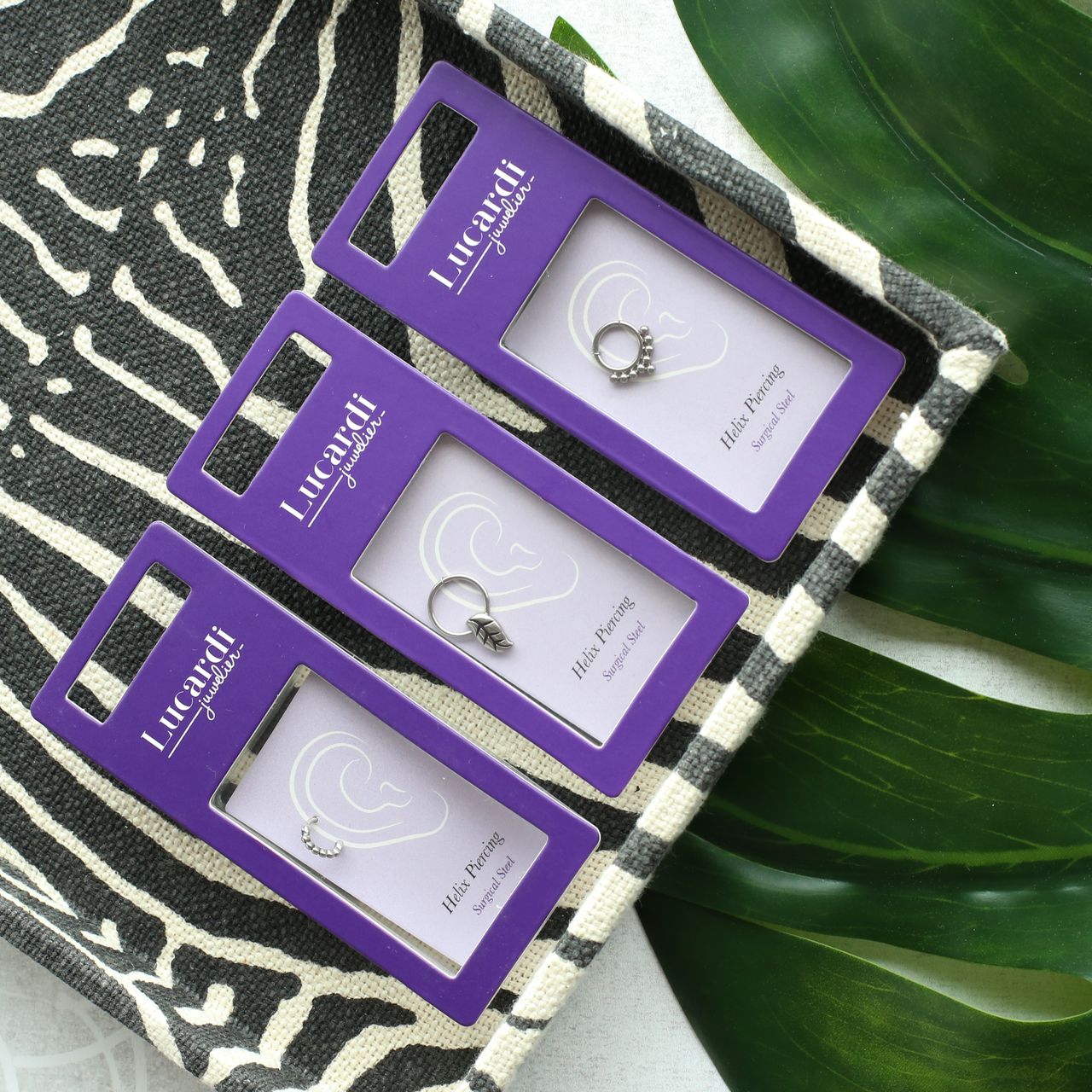 Stainless steel helixpiercing