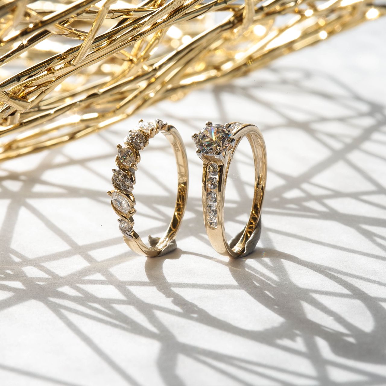 9 Karaat ring swirl met  zirkonia