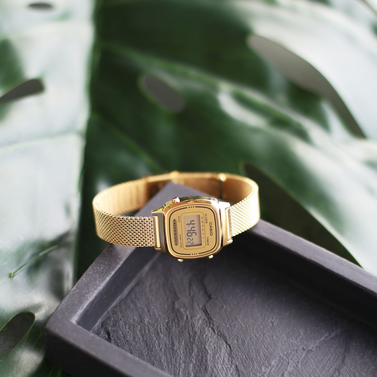 Casio Retro Digital Damen Uhr goldfarben LA670WEMY-9EF