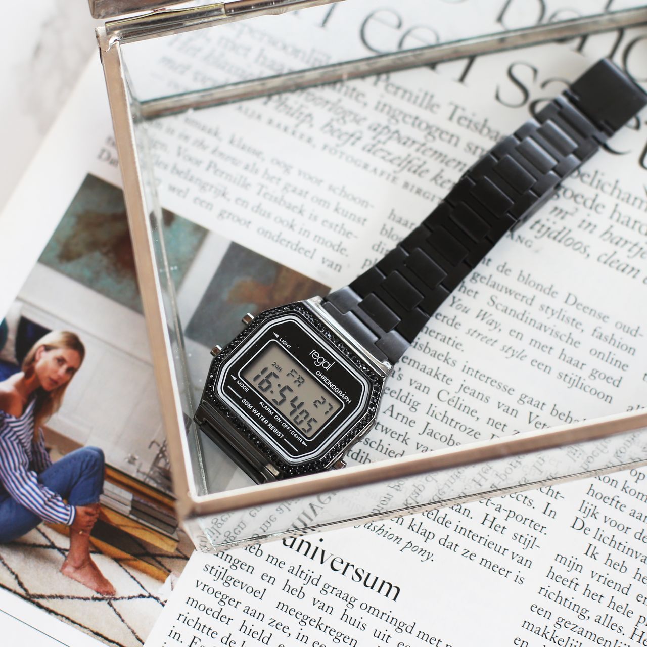 Regal digitaal horloge met een zwarte band