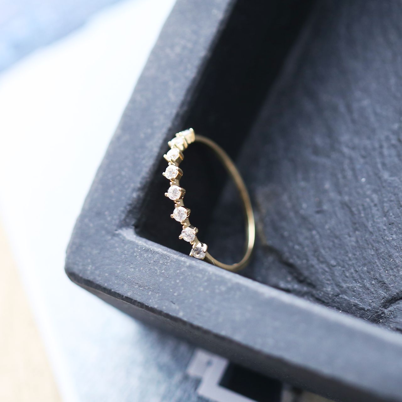 14Karaat geelgouden ring met zirkonia