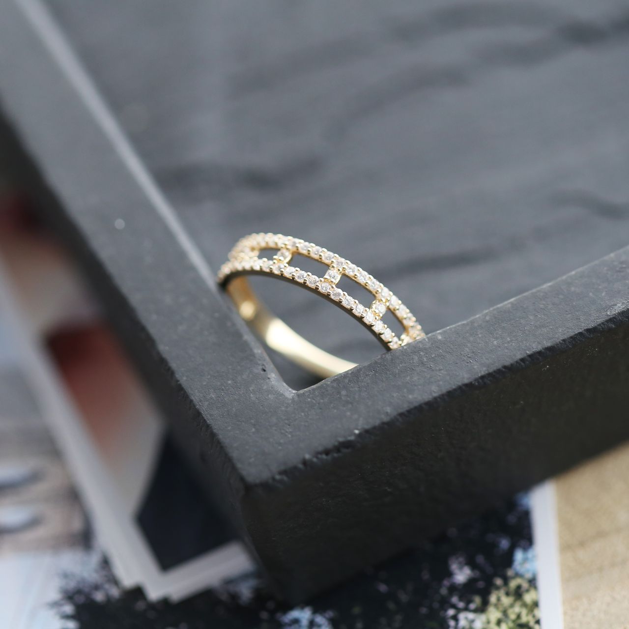 Ring aus 585 Gelbgold, 2 Reihen mit Zirkonia