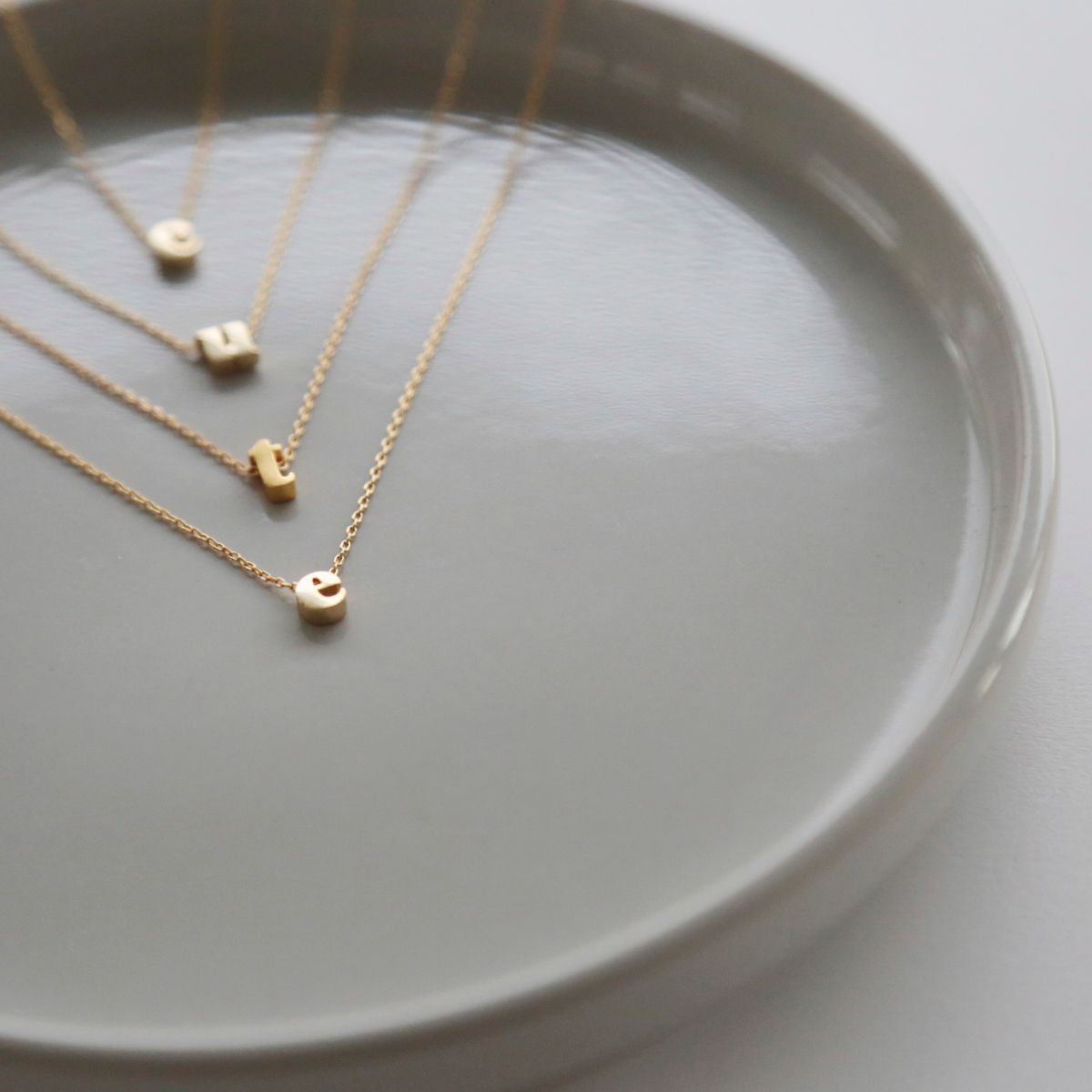 Goldplated ketting met letterhanger voor dames